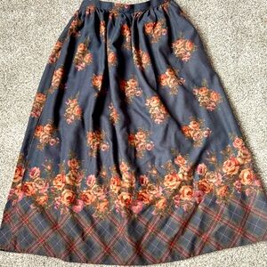 Vtg Aylesbury Floral Patterned A-Line Skirt in Blue and Red Design with Linings